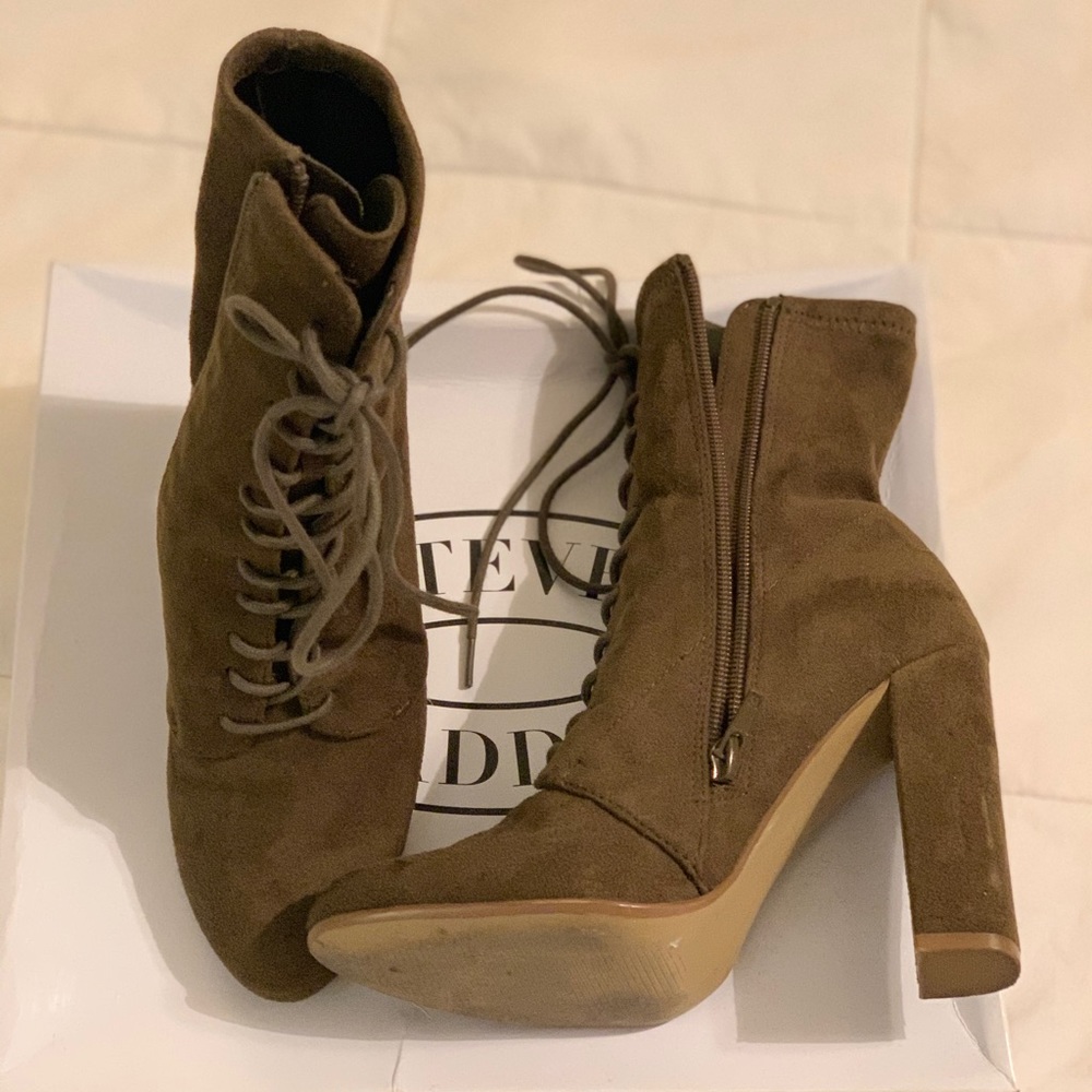 Steve Madden Elley olive boots 5.5